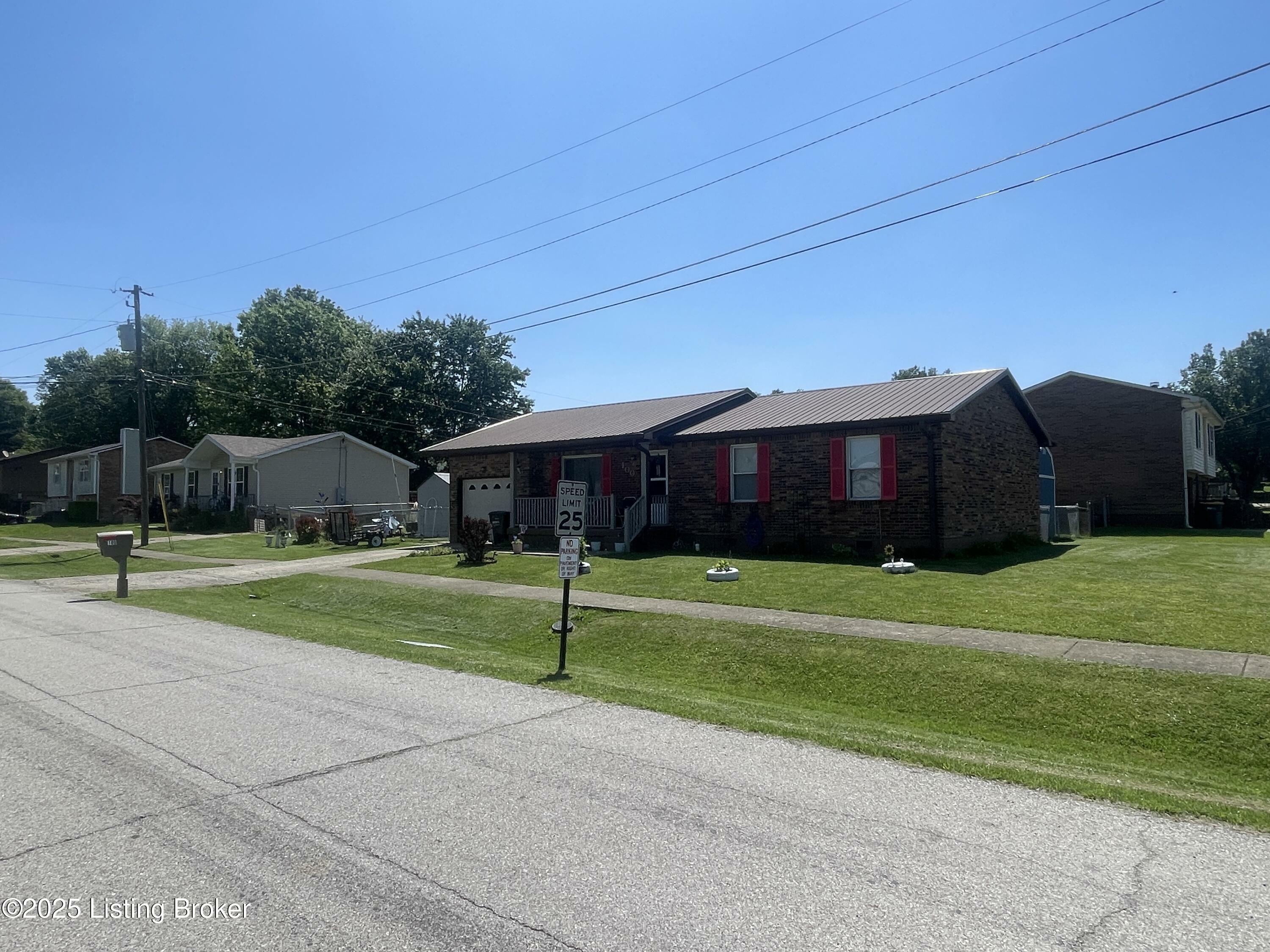 Property Photo: 100 Monroe St KY 40160