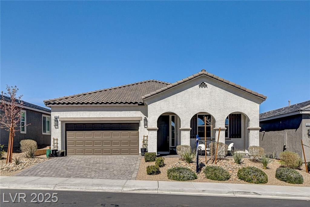 Property Photo: 10064 Ocher Valley Avenue NV 89178