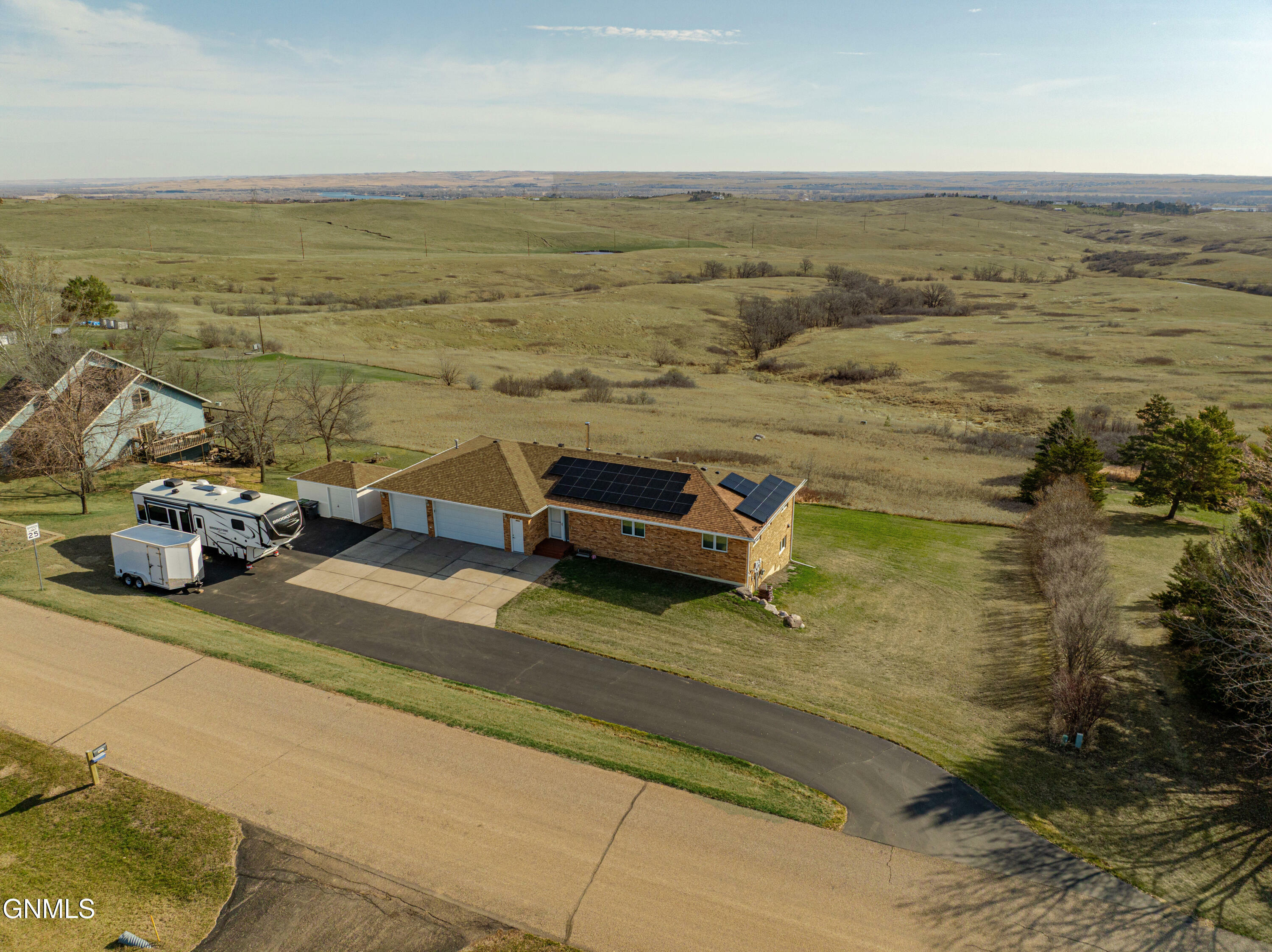 Property Photo: 4604 Highland Road ND 58554