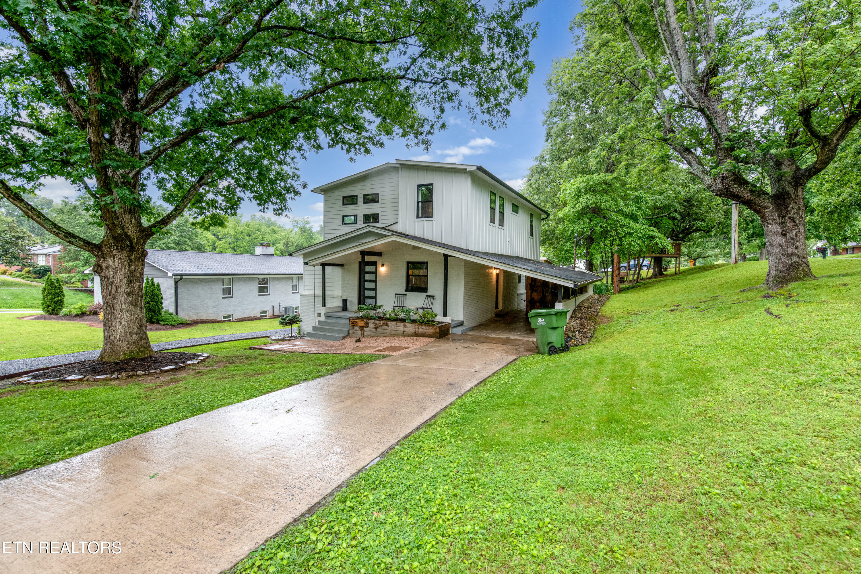 Property Photo: 605 N Maple St TN 37801