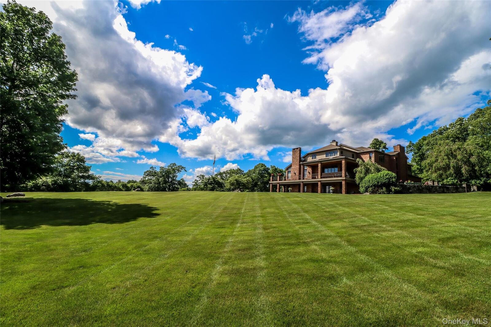 Property Photo:  16 Reynwood Drive  NY 10509 