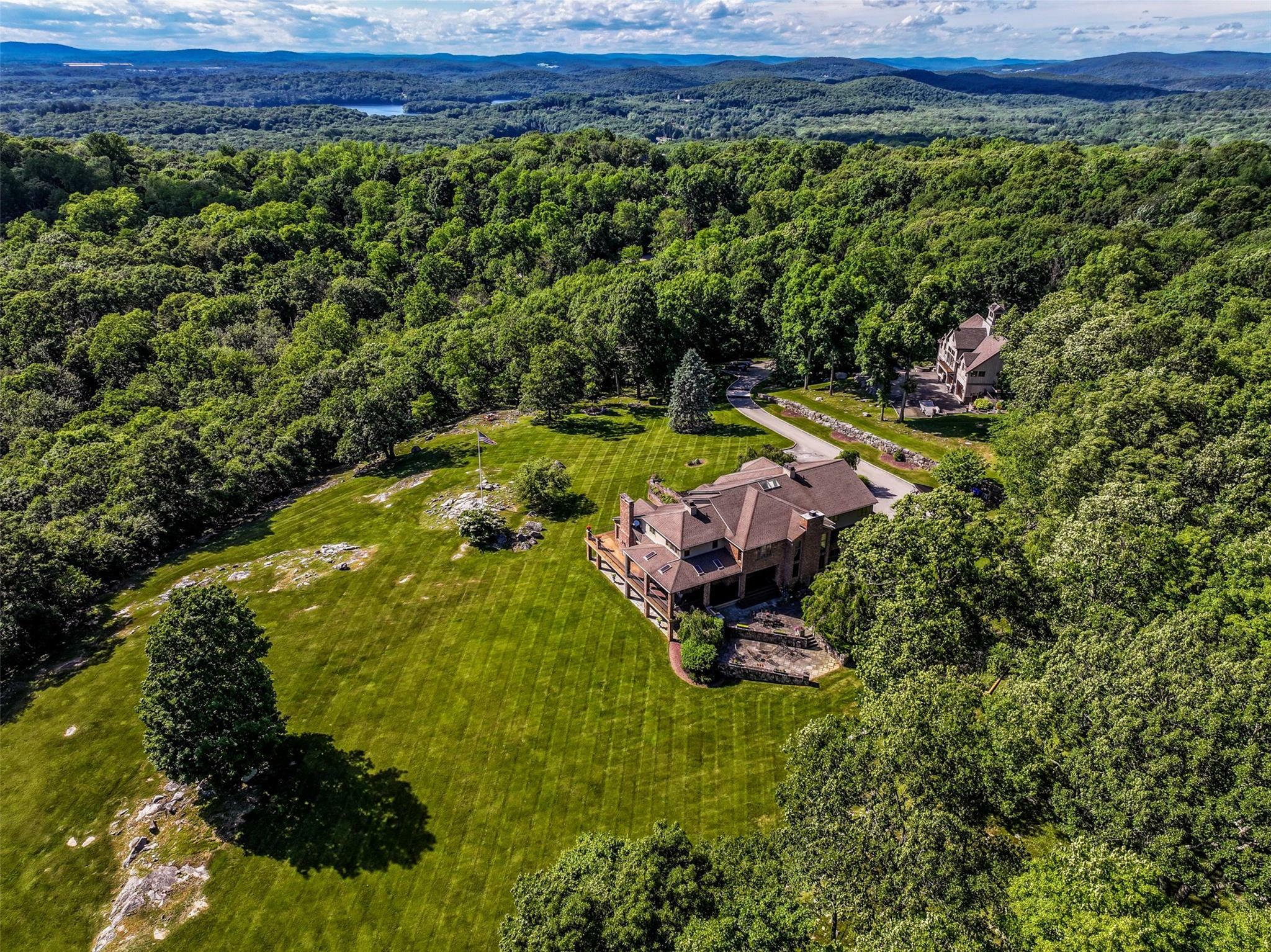 Property Photo:  16 Reynwood Drive  NY 10509 