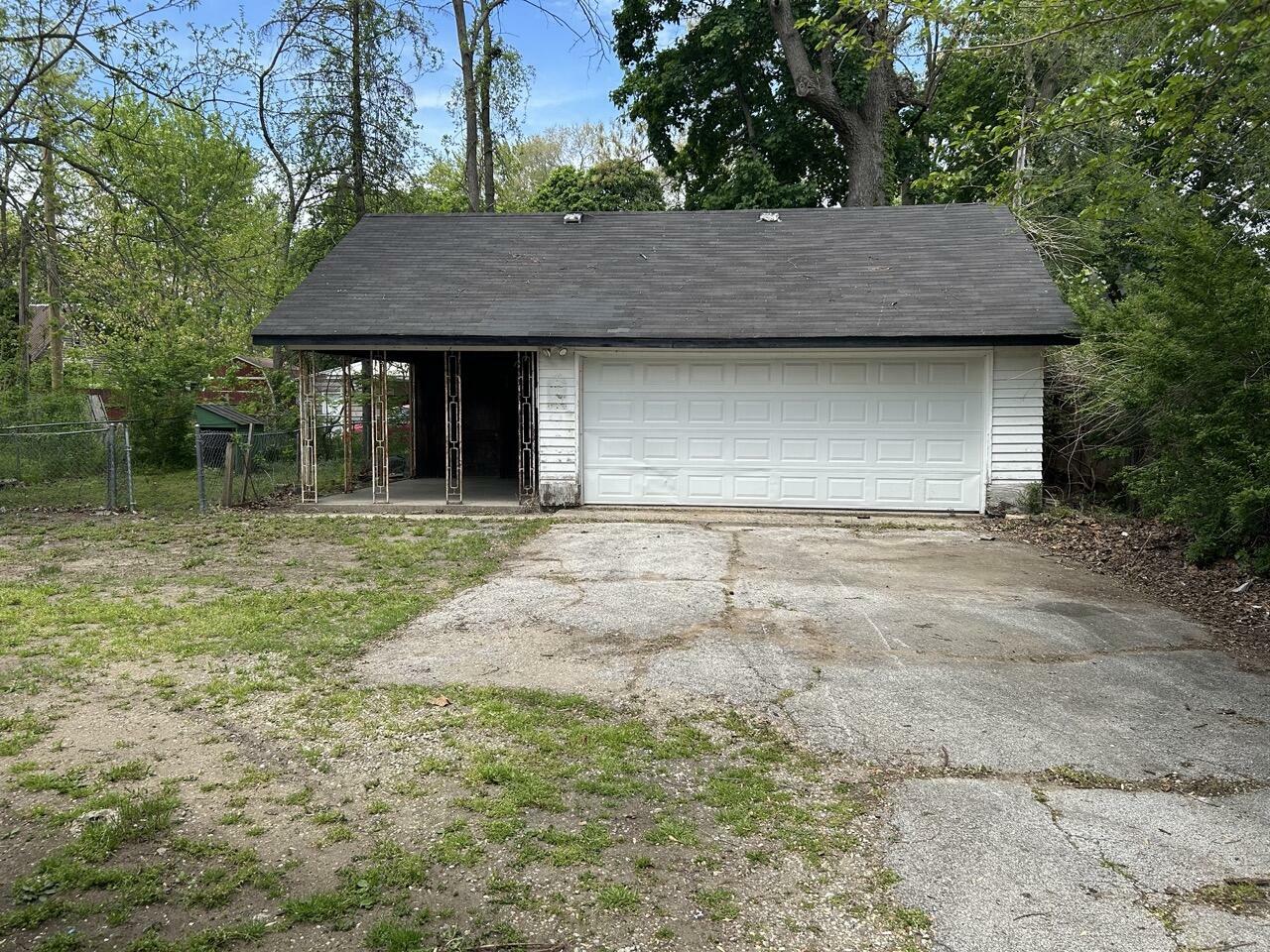Property Photo:  190 E Michigan Avenue  MI 49093 