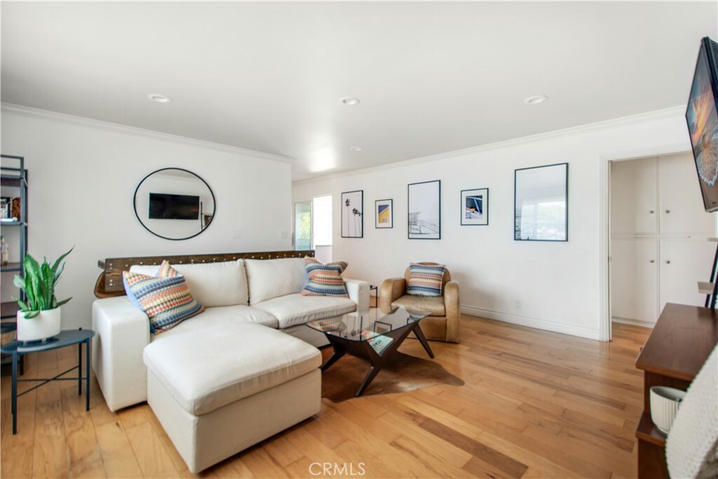 Property Photo: 1100 Rutland Road 12 CA 92660