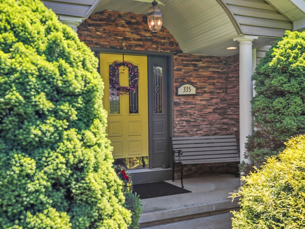 Property Photo: 335 Sullivan Dr PA 18840
