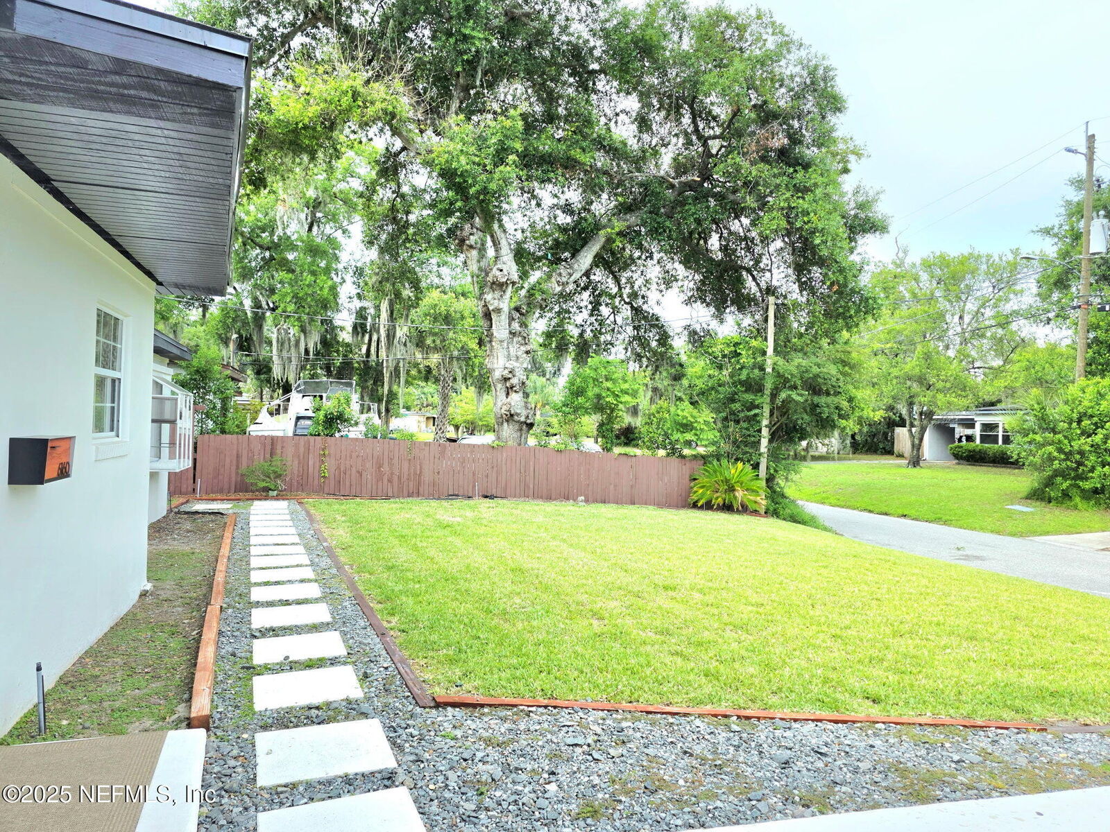 Property Photo: 6160 Fordham Circle E FL 32217