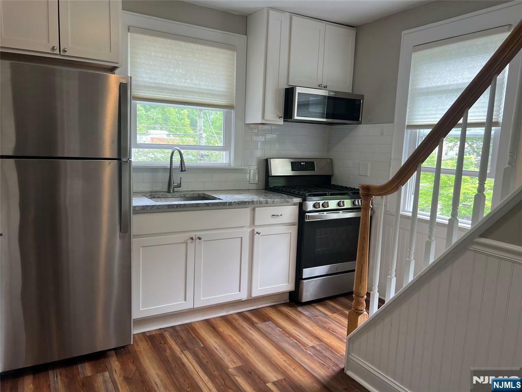 Property Photo:  80 3rd Avenue 2  NJ 07675 