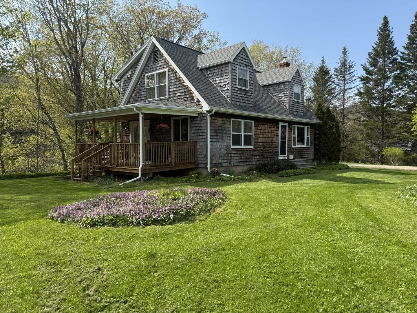 9248 Main Road  Huntington VT 05462 photo