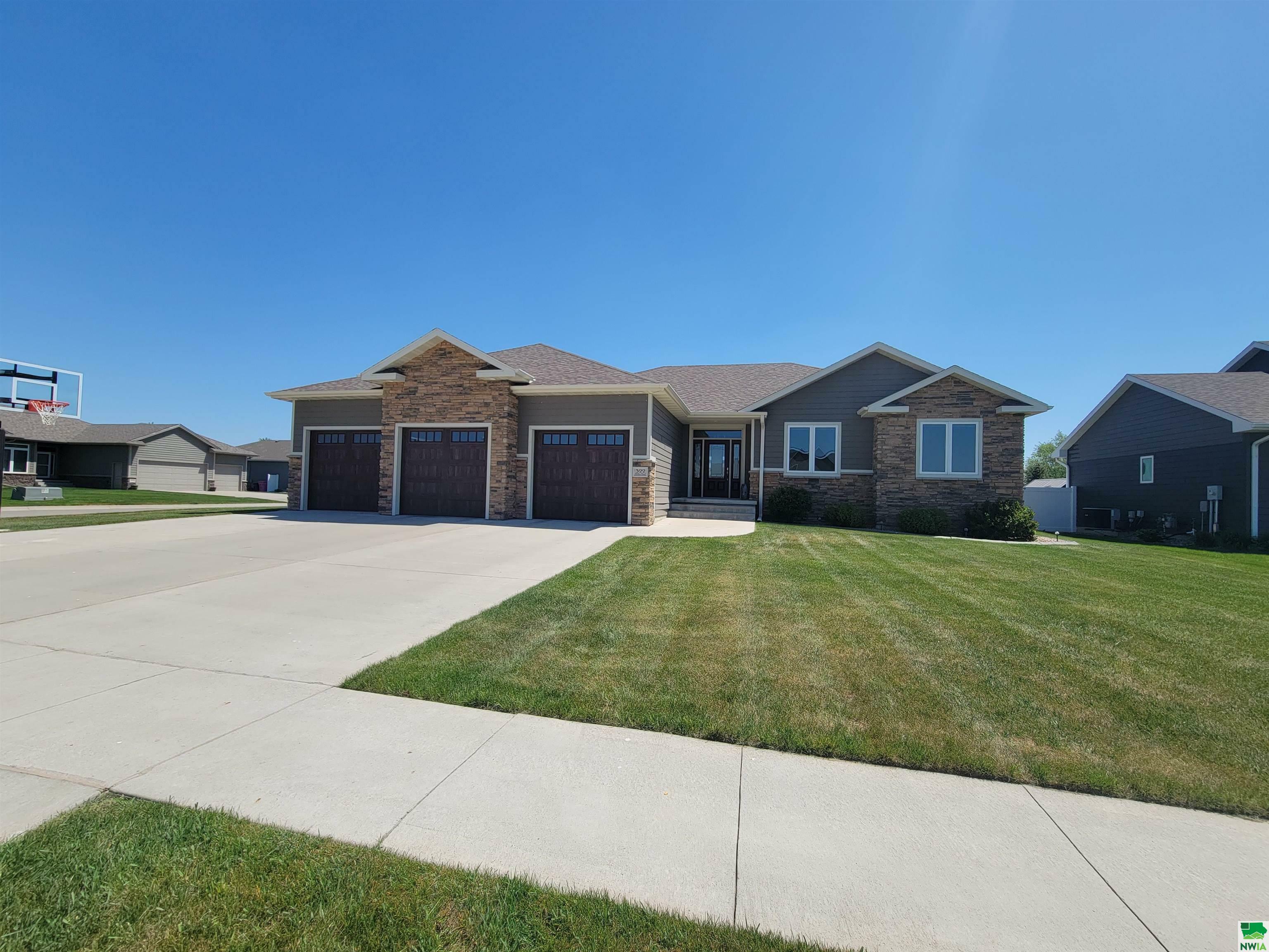 Property Photo: 322 Willow Bend IA 51054