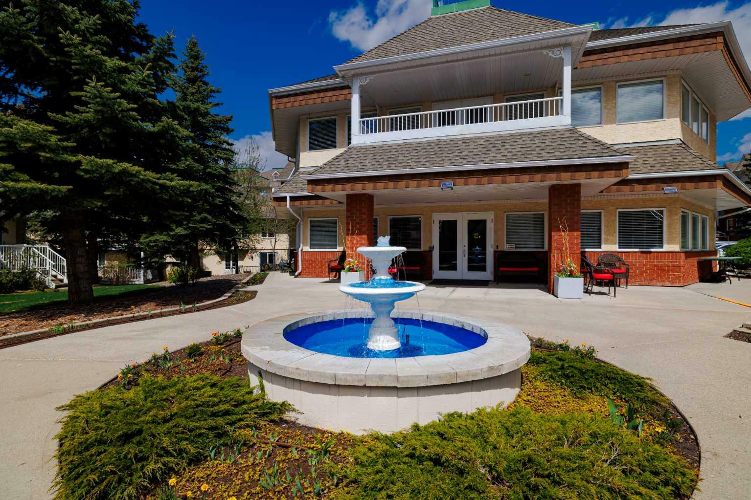 Property Photo: 1000 Sienna Park Green SW 1315 AB T3H 3N7