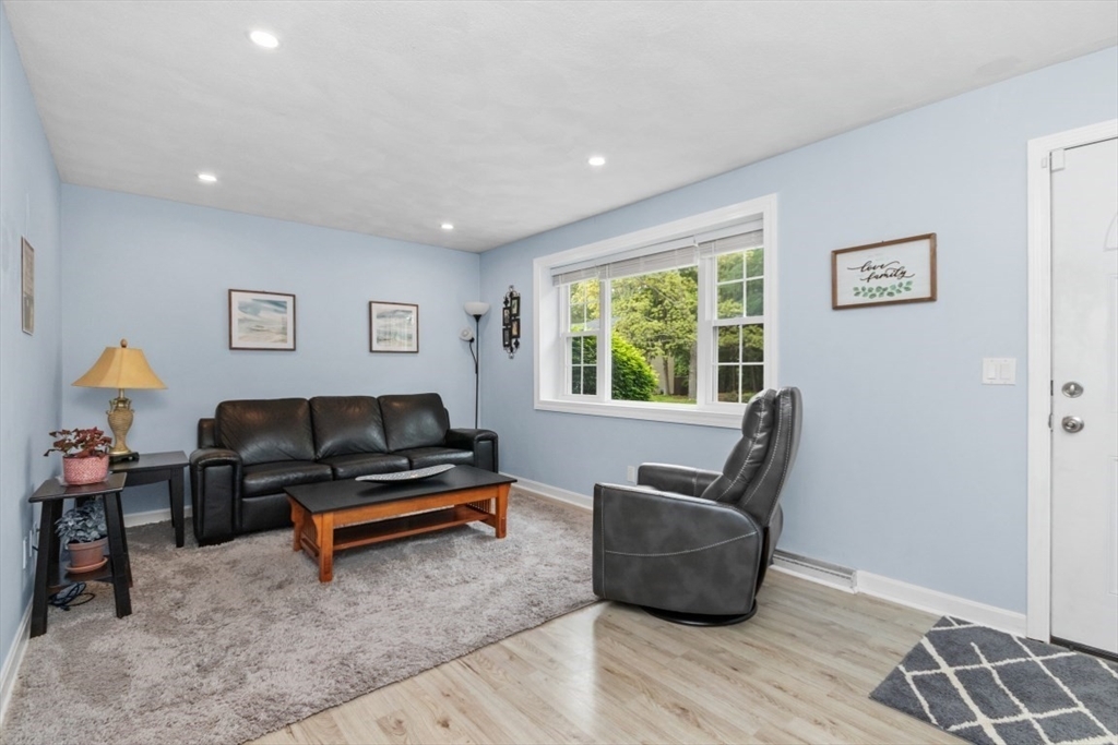 Property Photo: 2 Treetop Ln 4 MA 02364