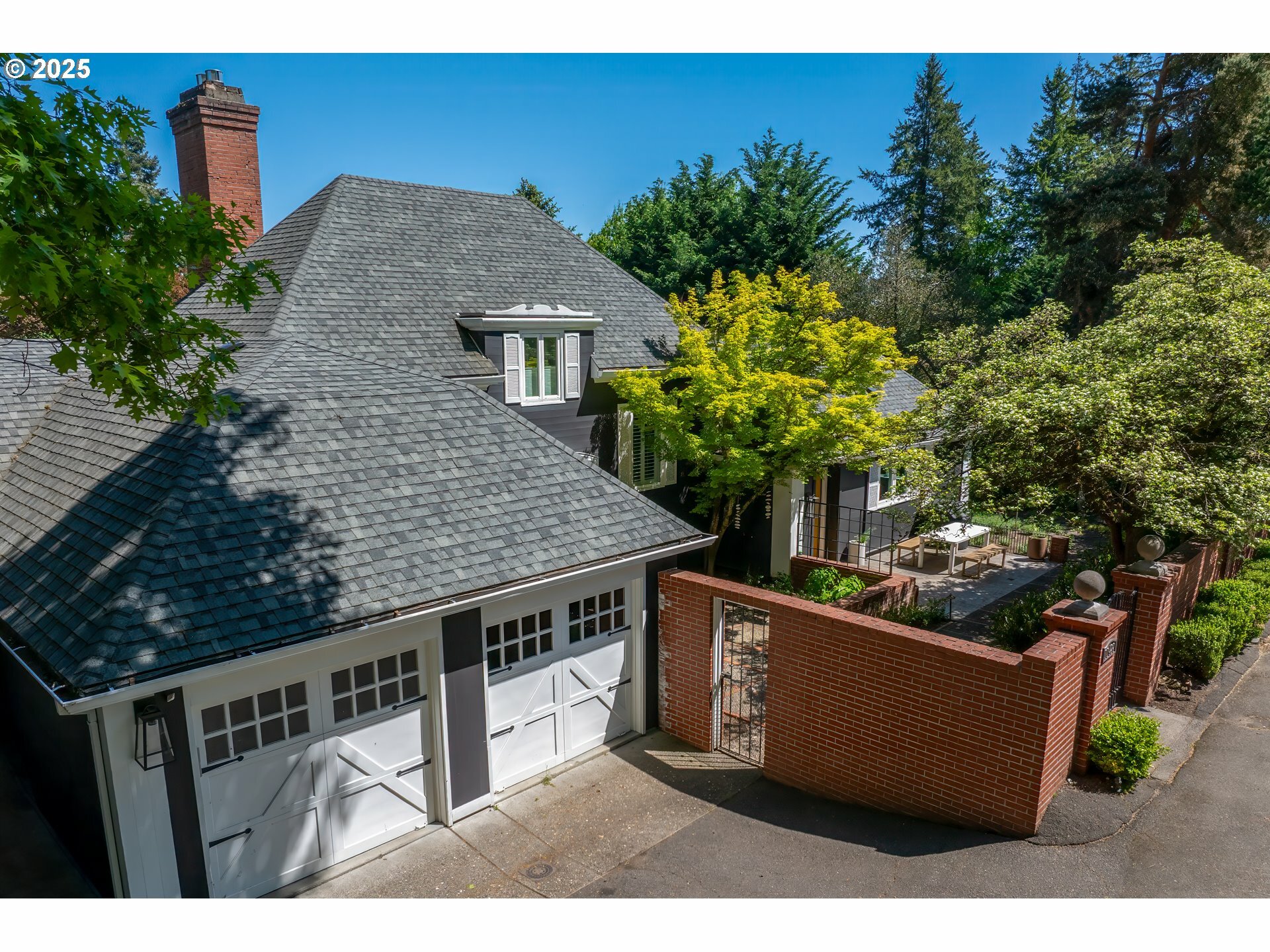Property Photo: 11422 S Breyman Ave OR 97219