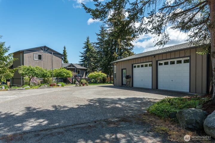 Property Photo:  2703  D Avenue  WA 98221 