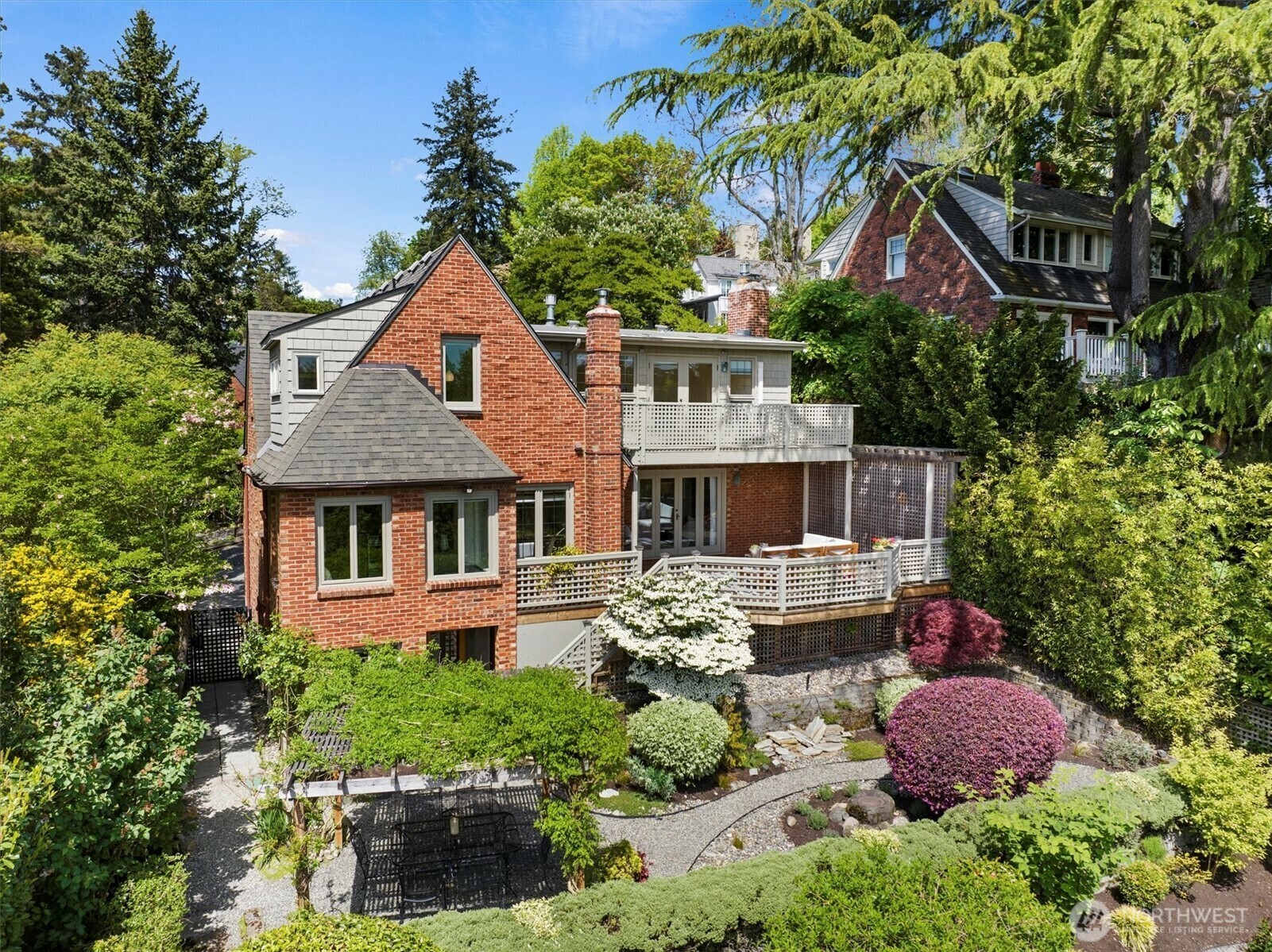 Property Photo: 3307 E Mercer Street WA 98112
