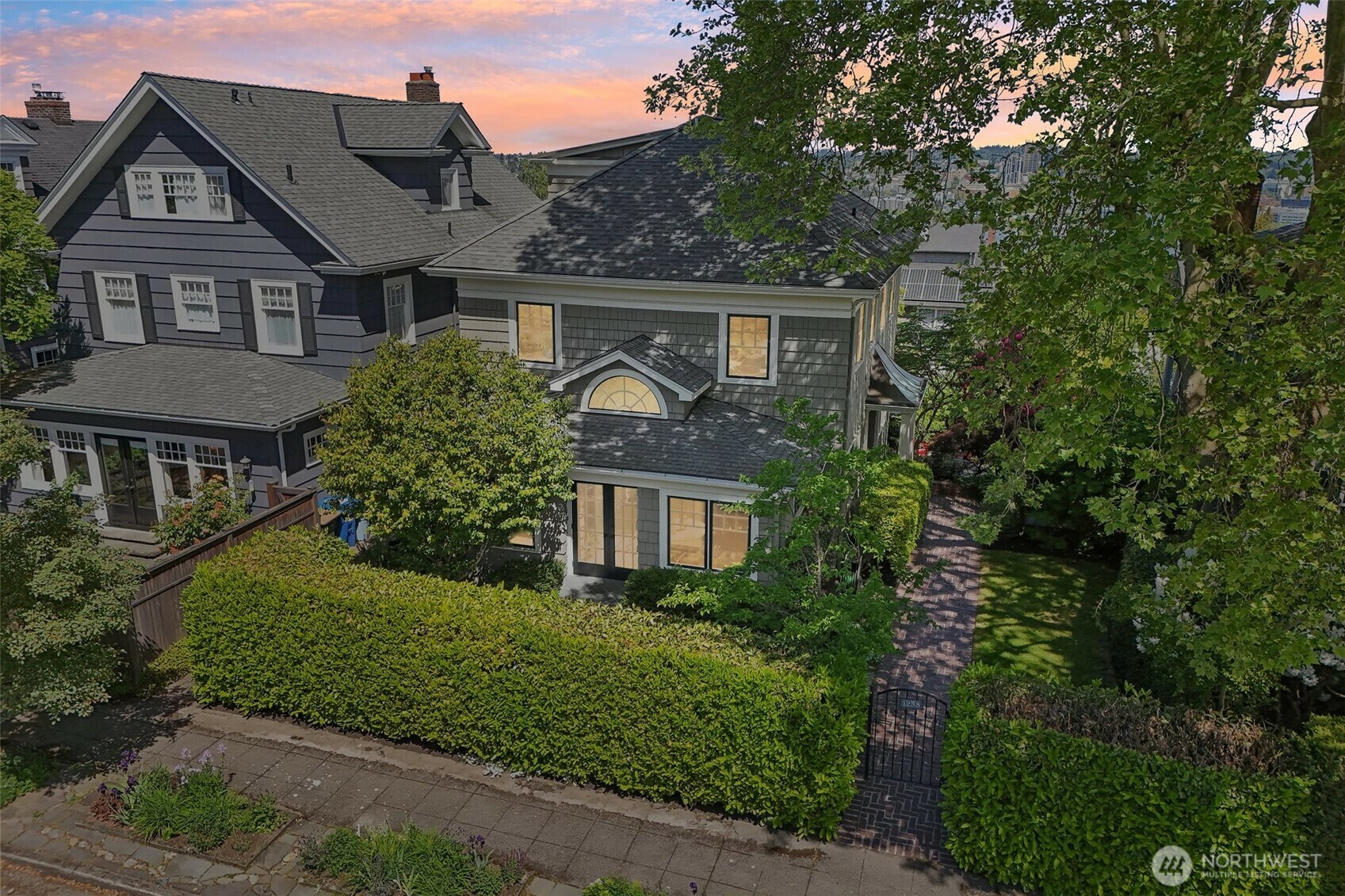 Property Photo: 1238 E Newton Street WA 98102