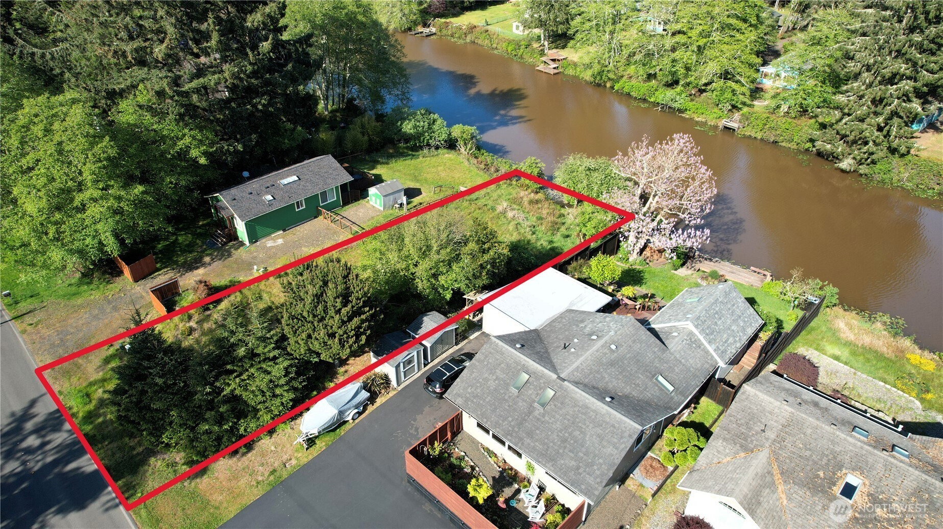 Property Photo:  212  Dolphin Avenue NE  WA 98569 