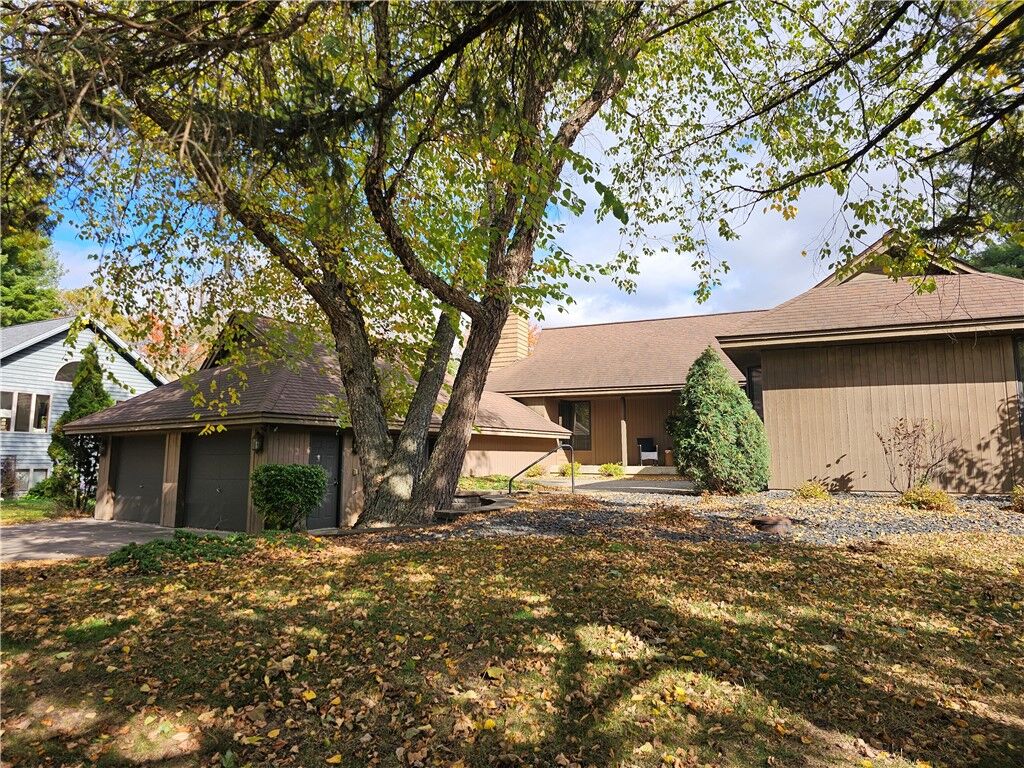 Property Photo:  519 Grandview Heights Court  WI 54751
