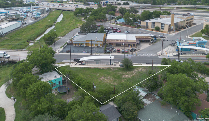 Property Photo:  1402 W Huisache  TX 78201 