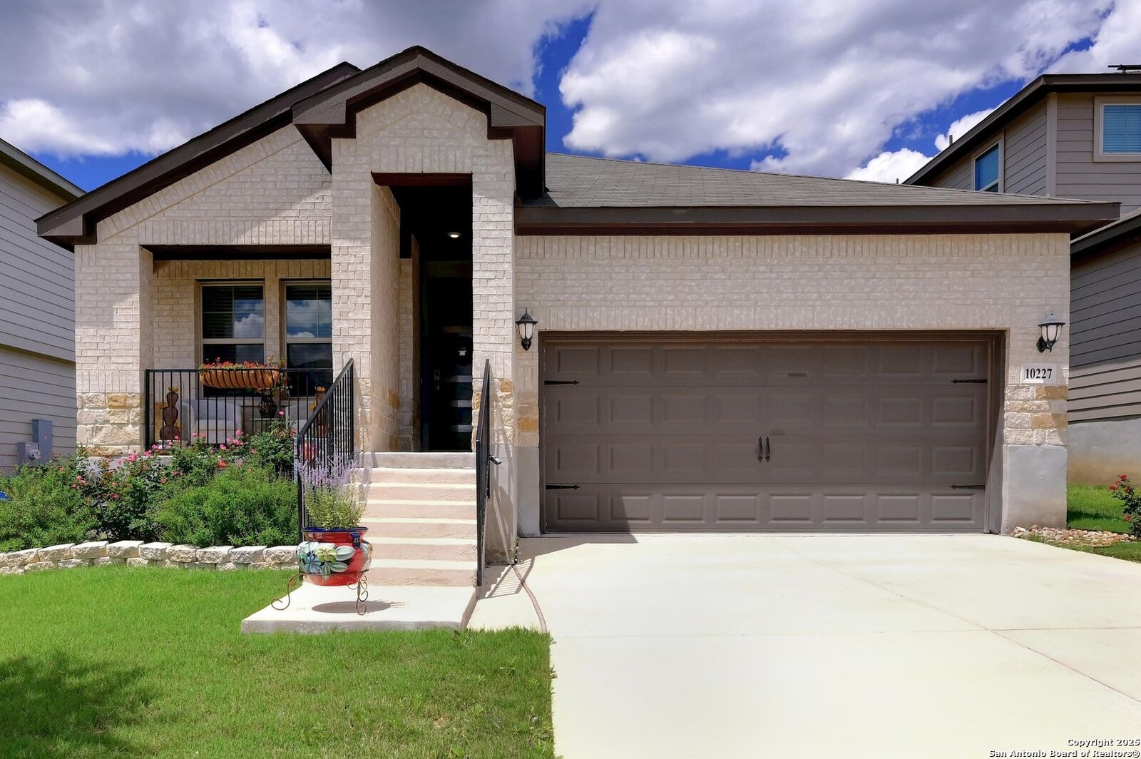 Property Photo:  10227 Azealia Way  TX 78006 