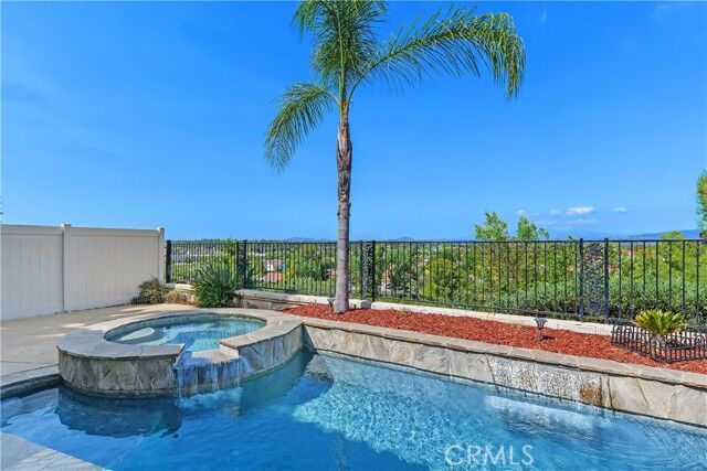 Property Photo:  44886 Camino Veste  CA 92592 