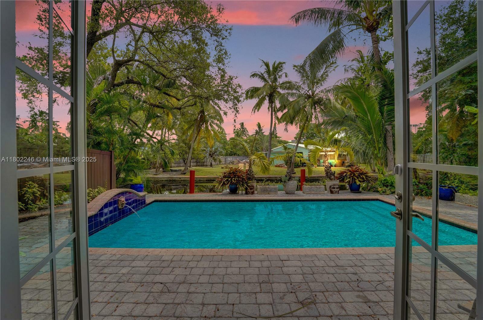 Property Photo: 816 SW 10th Str FL 33315