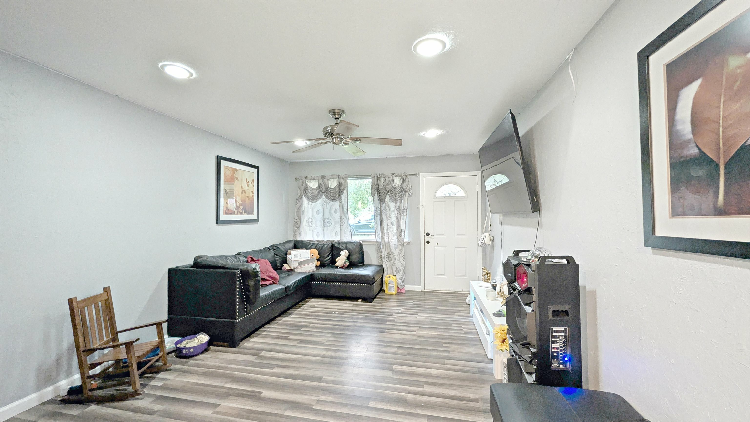 Property Photo:  255 Smelker  TX 77707 