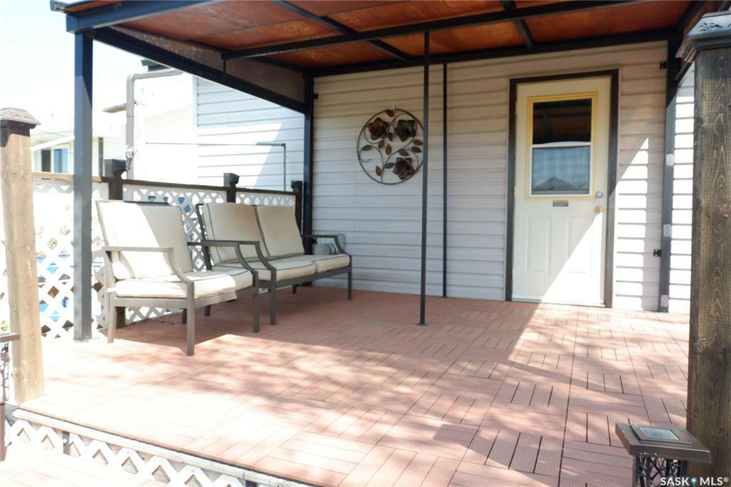 Property Photo: 15 A Avenue SK S0H 4K0