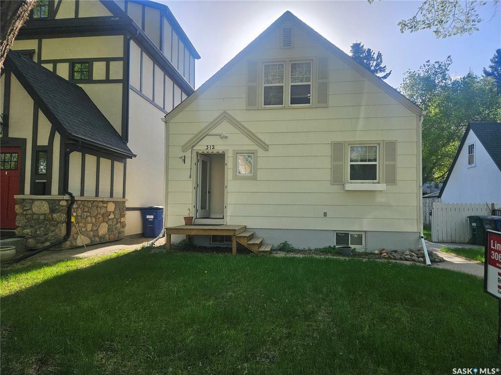 Property Photo: 312 McKinnon Avenue S SK S7N 1J6