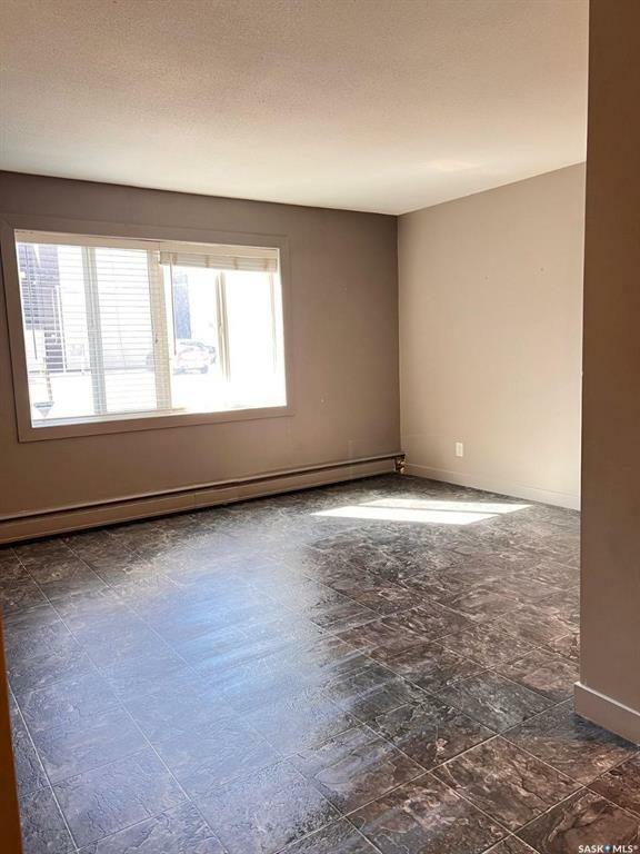 Property Photo: 2203 7th Street E 5 SK S7H 0Z9