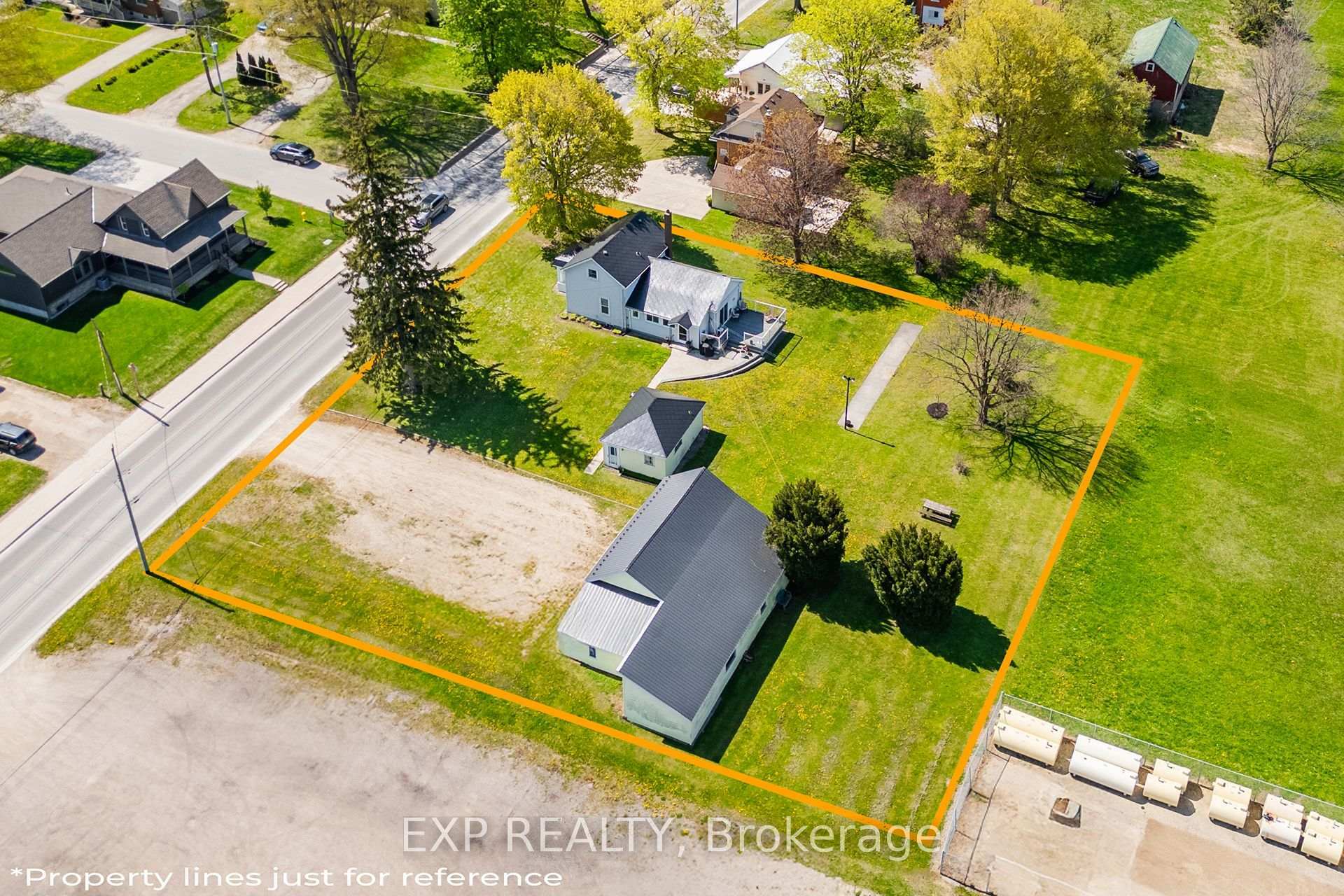 Property Photo: 628 Josephine Street ON N0G 2W0