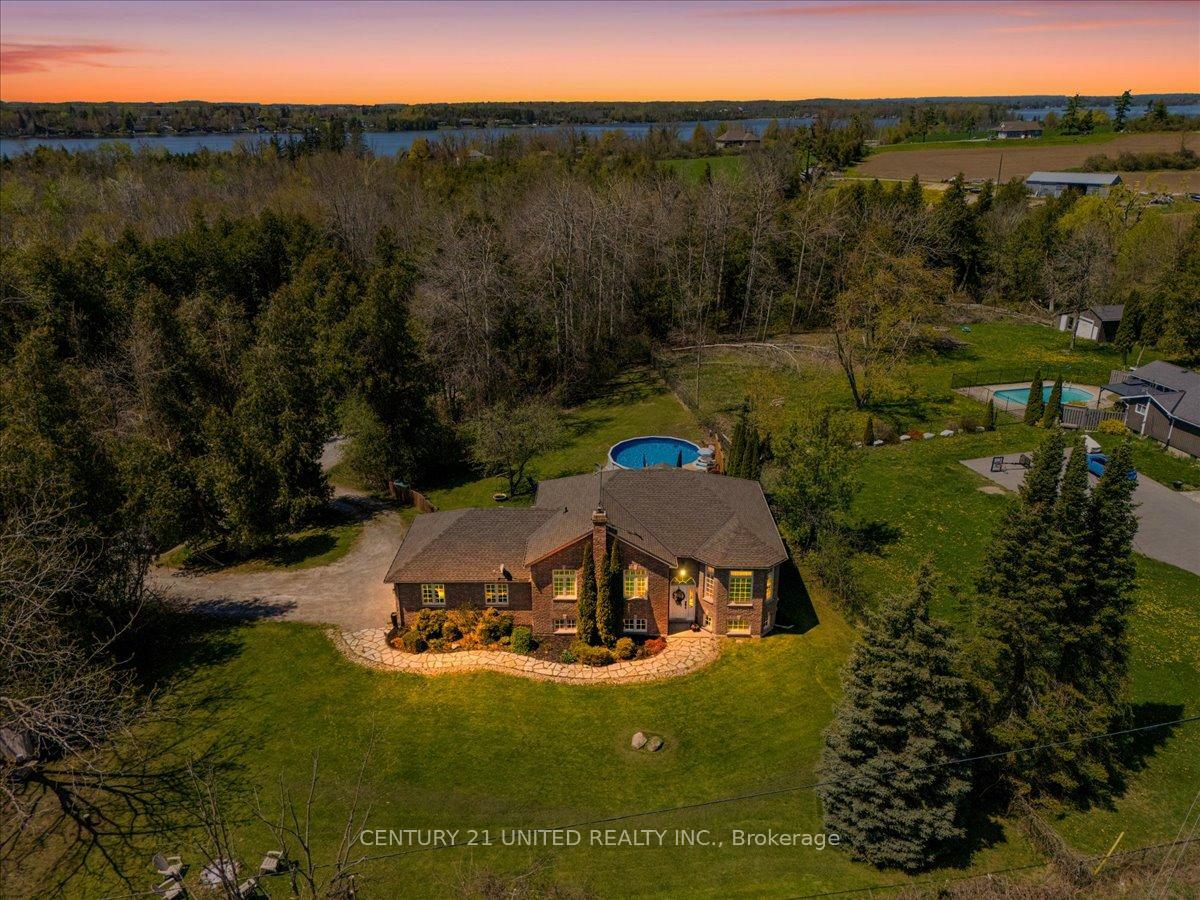 Photo de la propriété: 1595 Poplar Point Road ON K9J 6X5