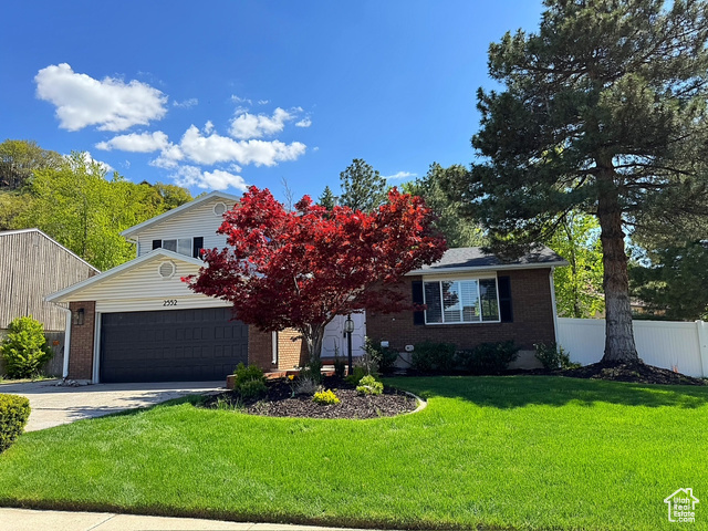 Property Photo: 2552 E Fox Hunt Dr UT 84092