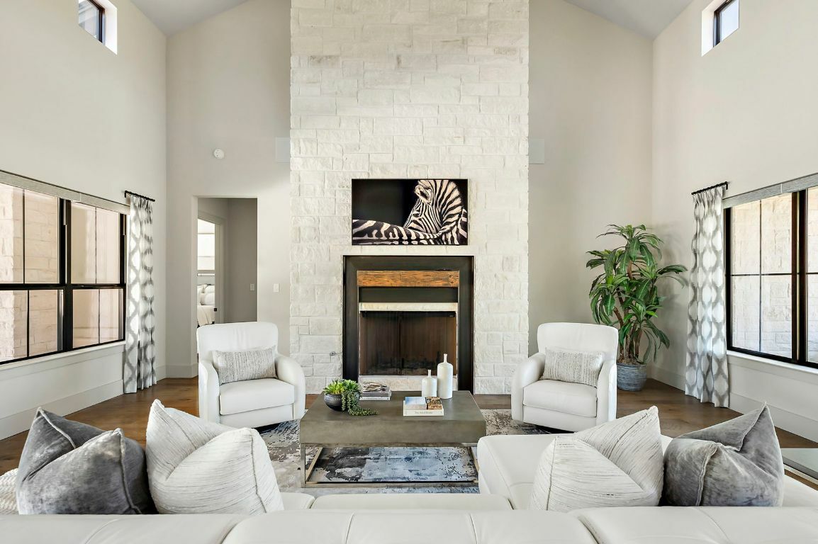 Property Photo: 811 Wade Road TX 78132