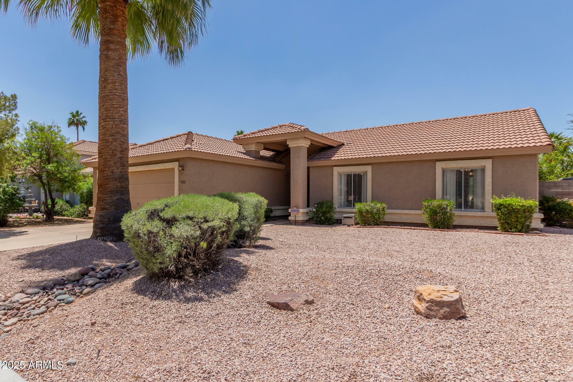Property Photo:  950 N Sailors Way  AZ 85234 