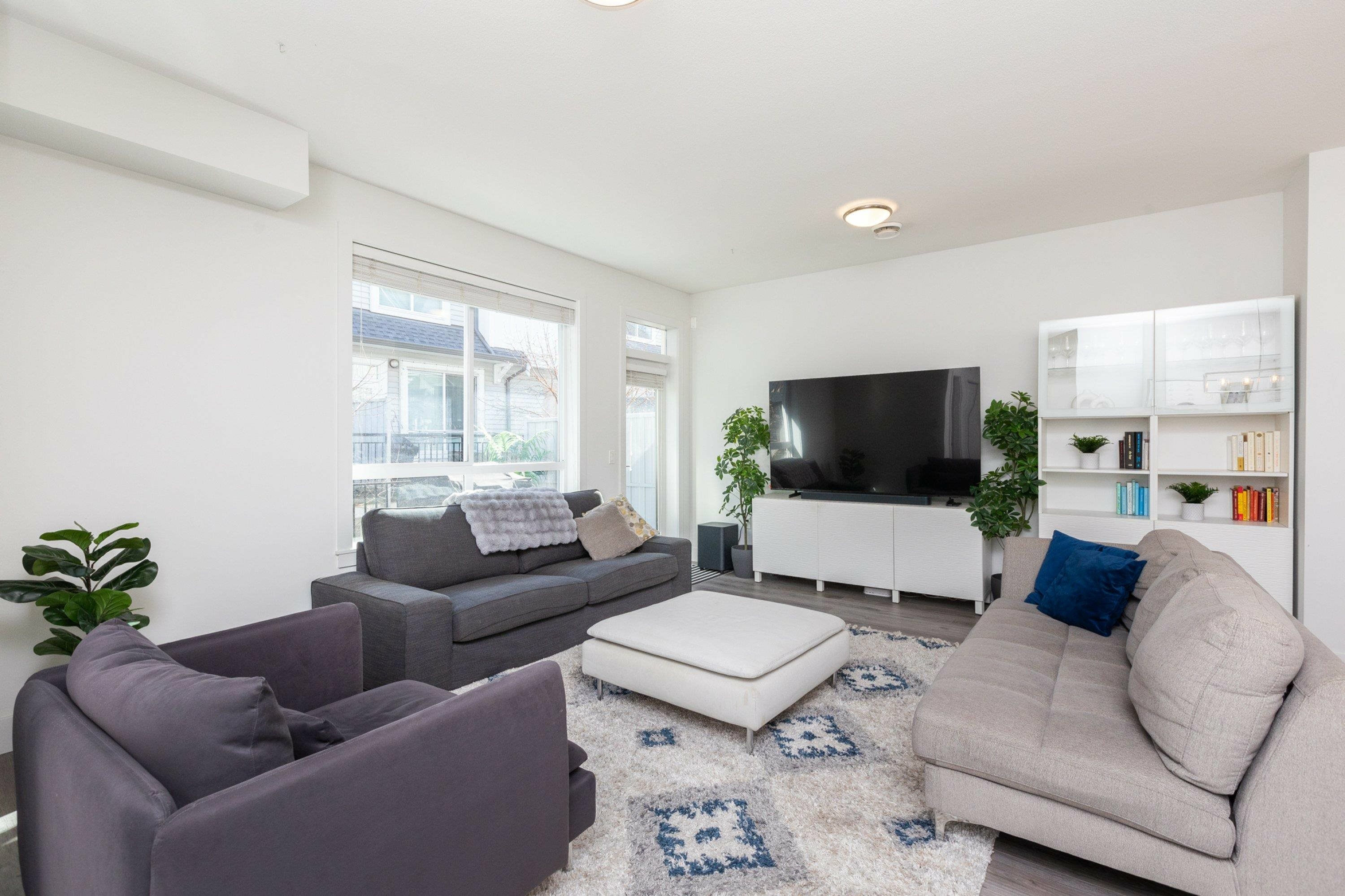 Property Photo: 9718 161A Street 74 BC V4N 6S7