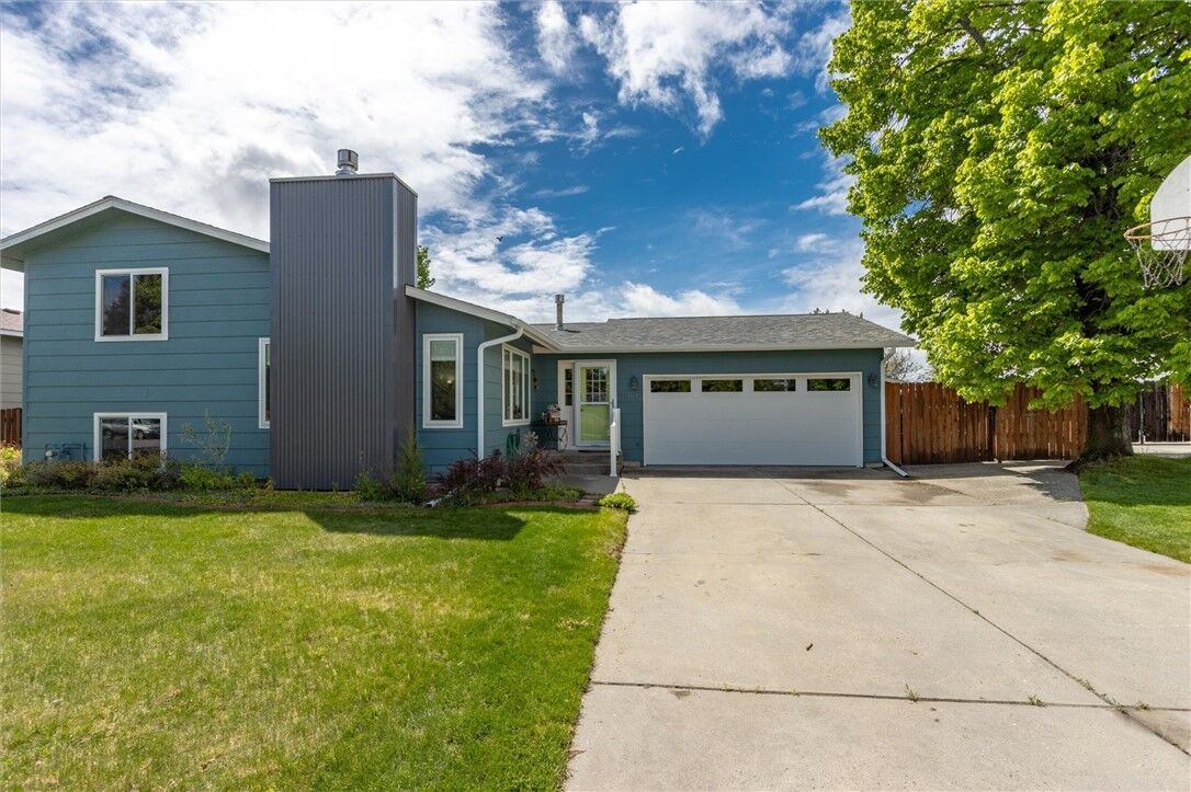 Property Photo: 960 Calico Avenue MT 59105
