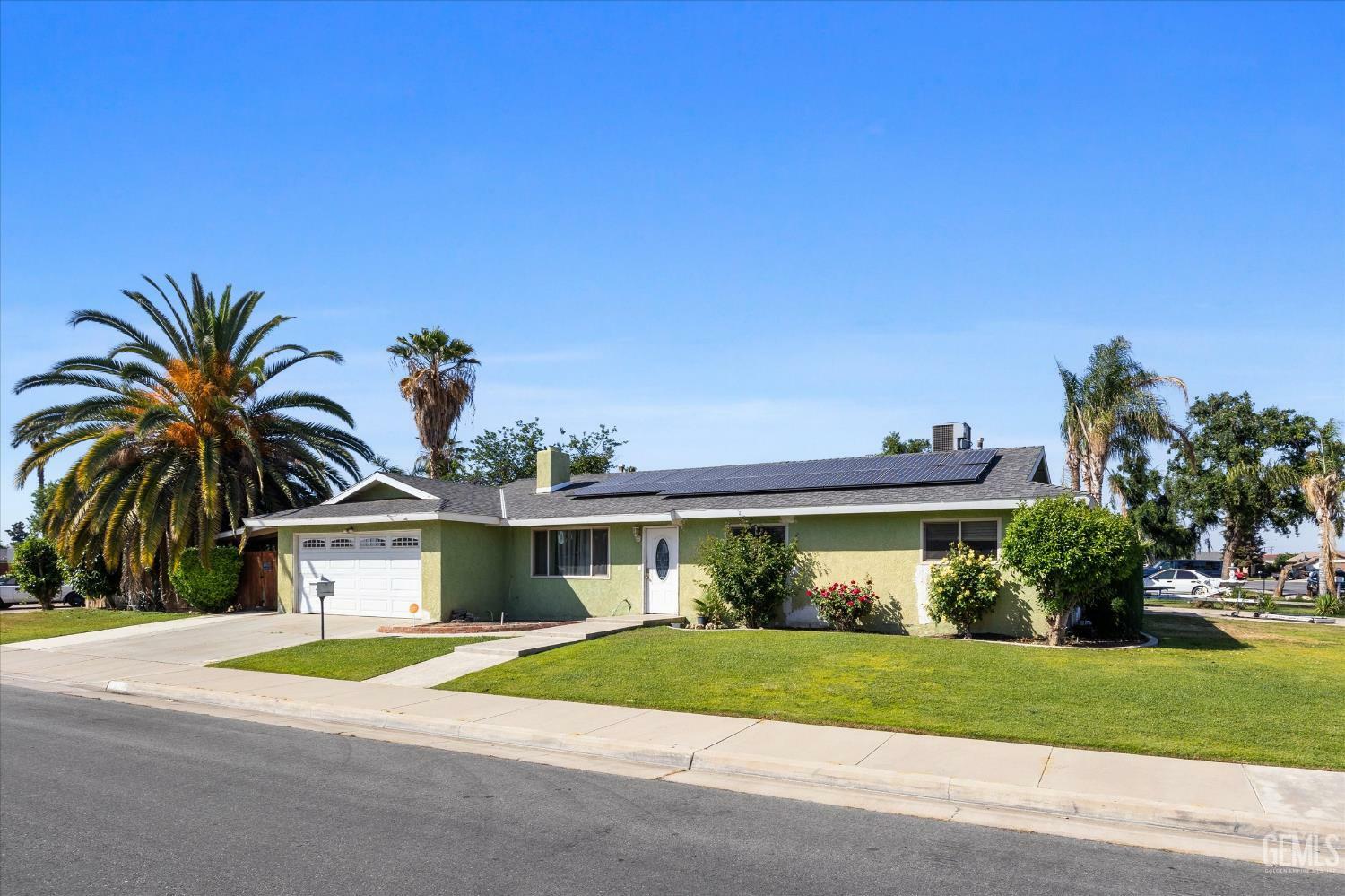 Property Photo: 2716 Bladen Street CA 93309