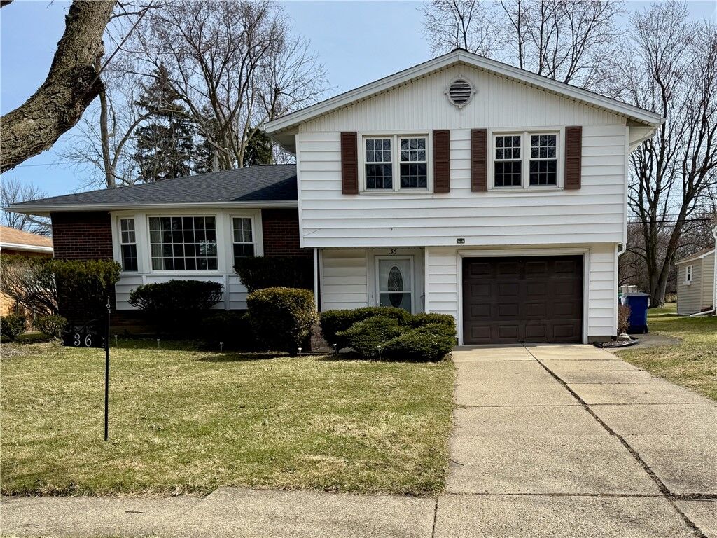 Property Photo:  36 Millbrook Drive  NY 14221 