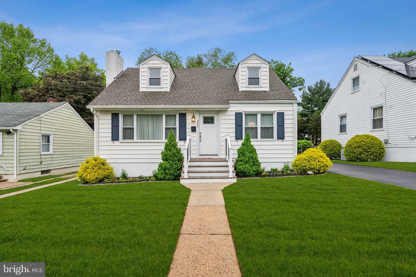 844 Bunker Hill Avenue  Lawrence Township NJ 08648 photo