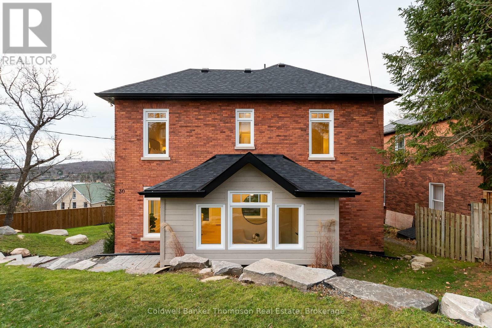 Photo de la propriété:  30 Minerva Street West  ON P1H 1V6 