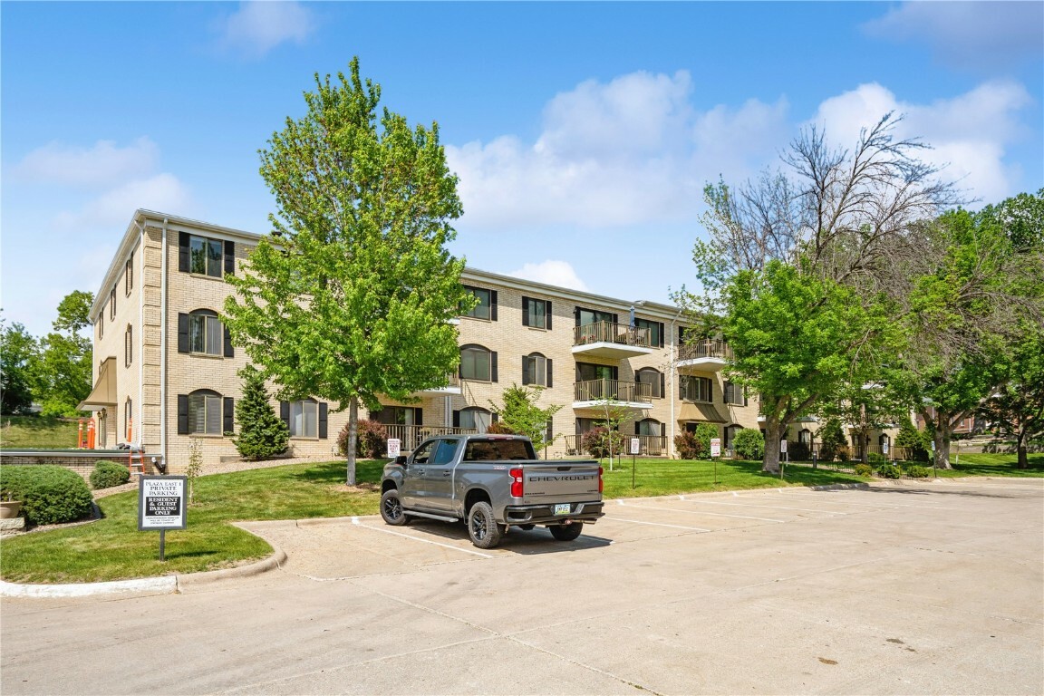 Property Photo: 2135 1st Avenue SE 215 IA 52403