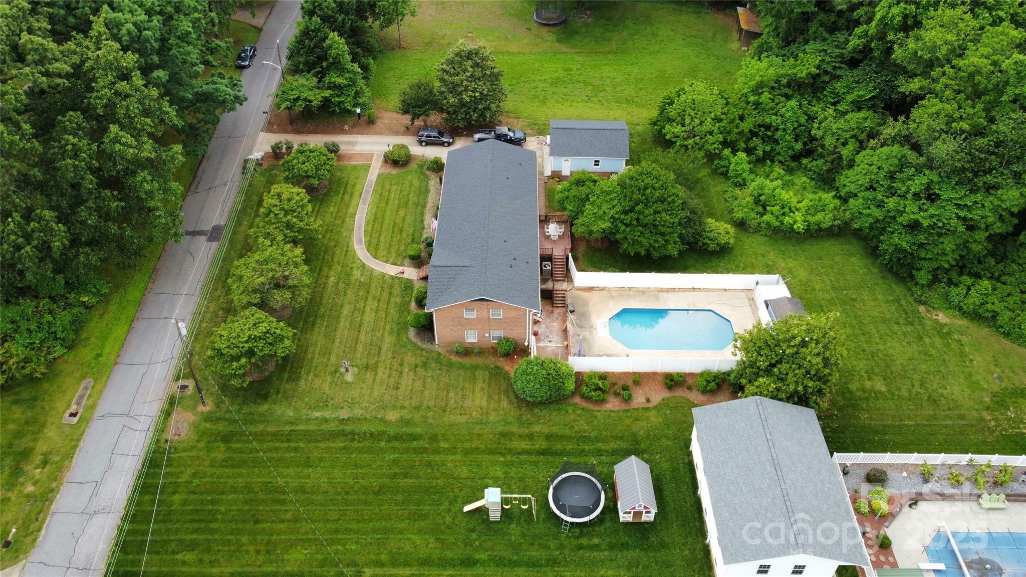 Property Photo: 2968 Grace Street NC 28610