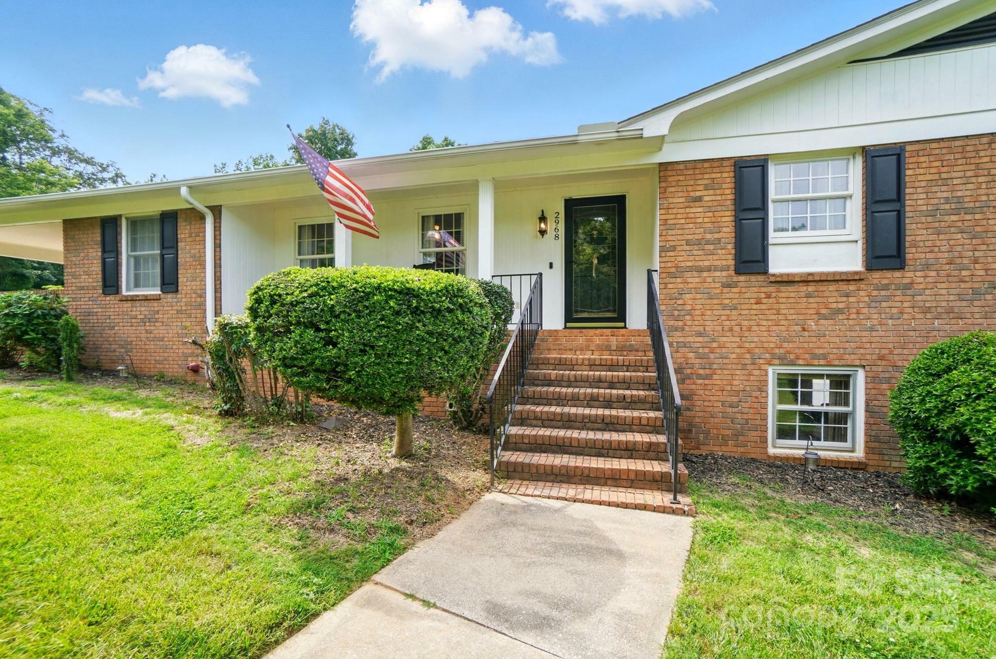 Property Photo: 2968 Grace Street NC 28610