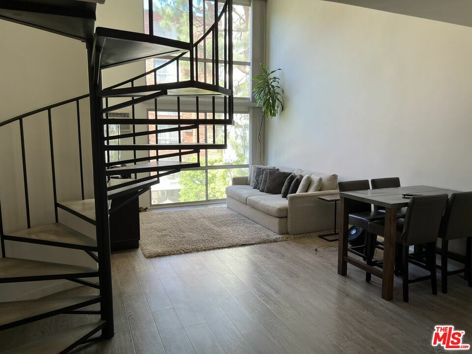Property Photo: 1440 Veteran Ave CA 90024