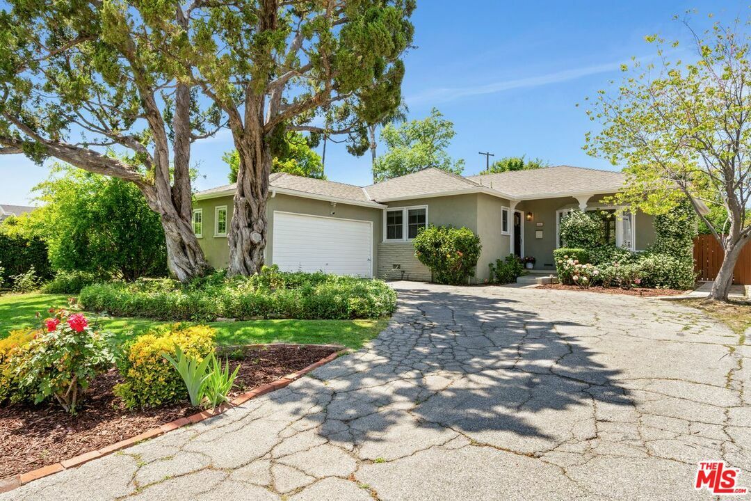 Property Photo: 6501 Randi Ave CA 91303