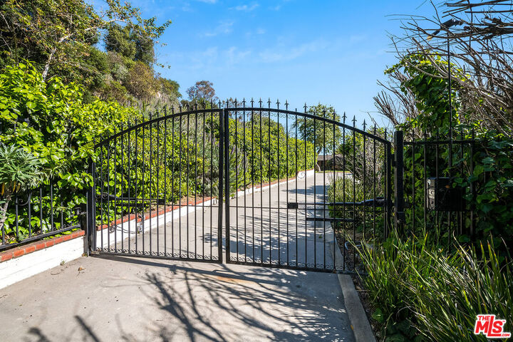 Property Photo: 11222 Bellagio Rd CA 90049