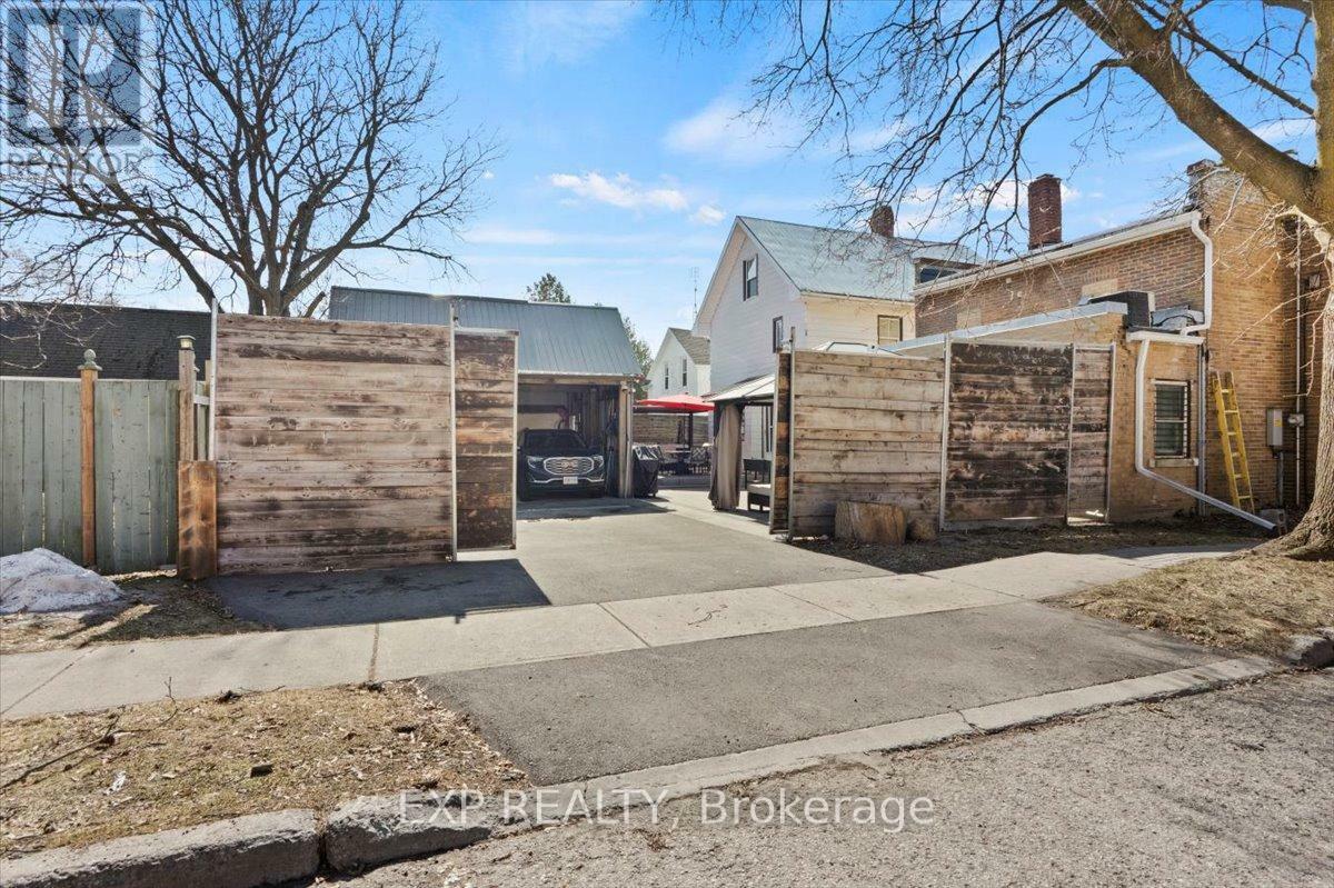 Property Photo: 5297 Main Street ON L0B 1M0
