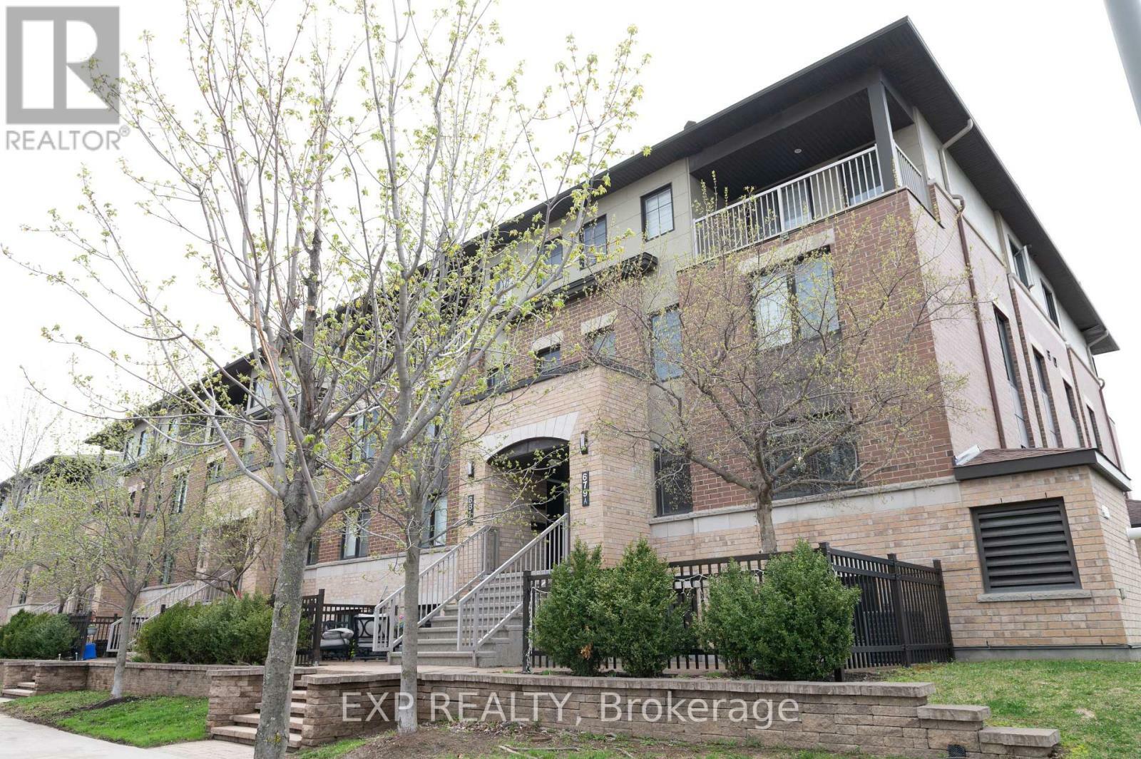 Photo de la propriété: 679 Sue Holloway Drive A ON K2J 5R6
