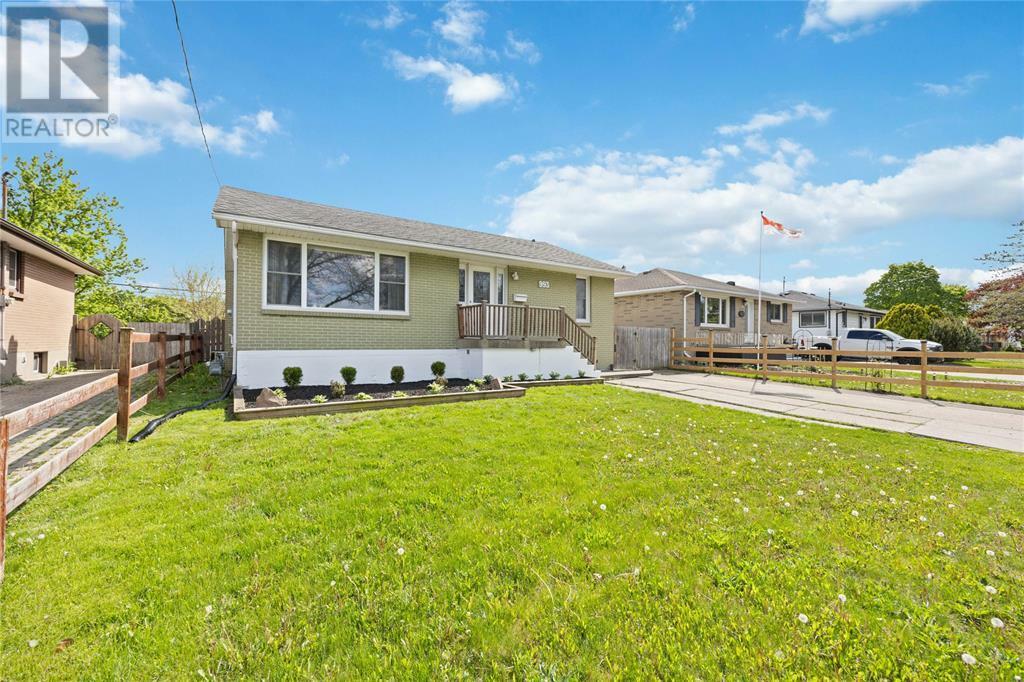 Photo de la propriété: 993 Wellington Street ON N7S 1E2
