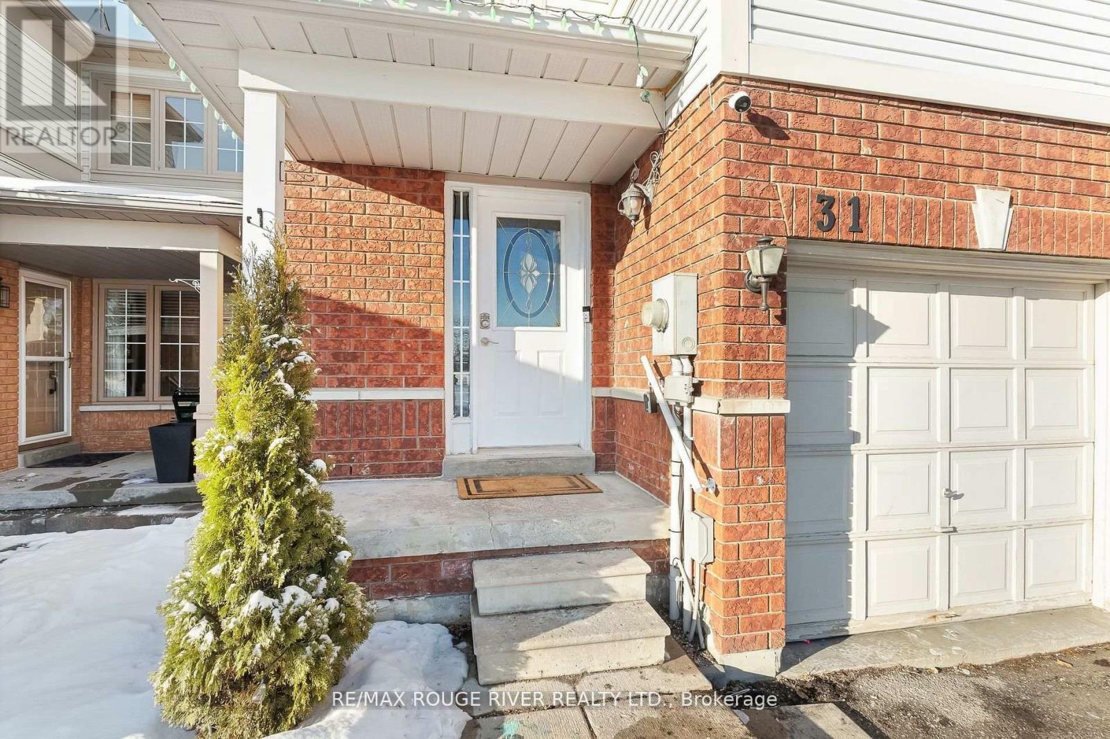 Property Photo: 31 Greengrove Way ON L1R 2N4